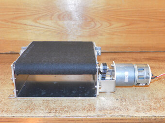 Běžící pás - elektrický pásový dopravník s motorem DC 24 V - 2