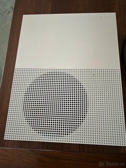 Xbox one S 1TB + hry bez ovladače - 2