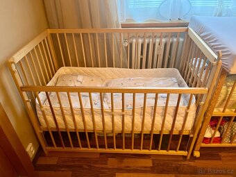 Dětská postýlka s přebalovacím pultem - 2