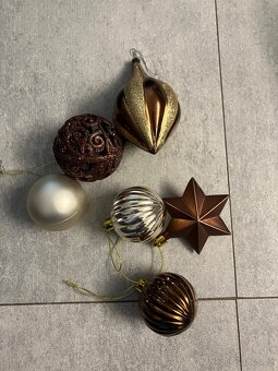 Vánoční ozdoby v krabici - 2