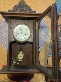 Prodám  starožitné nástěnné hodiny Junghans - 2