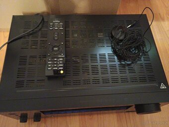 Onkyo Receiver NR 575E Top stav - 2