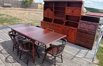 Sestava Nevada se stolem a židlemi - 2