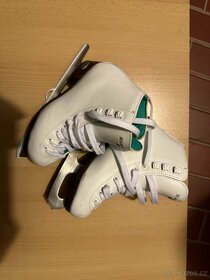 Krasobruslarske brusle vel 33 - 2