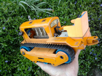 Stará východonemecká mechanická HRAČKA na batériu - 2