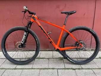 Karbonové kolo KTM - 2