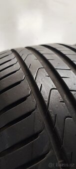 245/45/18 Pirelli Centurato, DOT 1222, 7.0mm-6.7mm - 2