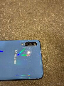Samsung Galaxy A70 (dual SIM) - 2