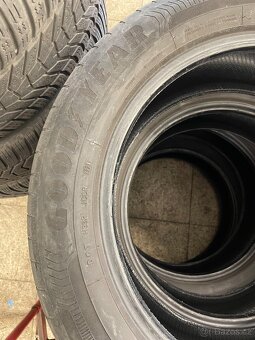215 55 R17 94V Goodyear efficient grip performance - 2