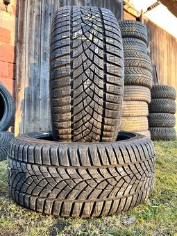 2ks. 245/45 R18 100V zimní GoodYear - DOT 2021 - 2