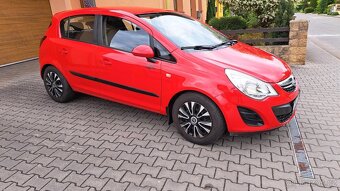 Opel Corsa D 1.2 63kw Automat - první majitel - 2