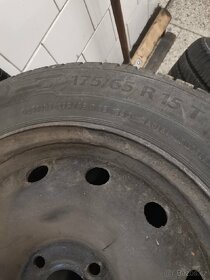 Letní pneu 175 65 R15 včetně disku 4X100 renault - 2
