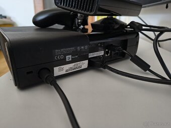 Xbox 360 kinect, 80 her, ovladače - 2