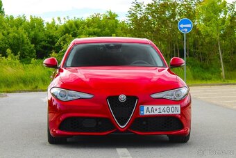 Alfa Romeo Giulia 2.2 JTDM Veloce AT AWD - 2