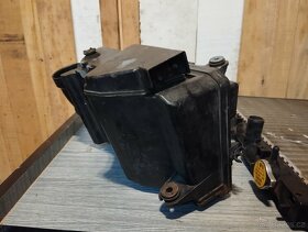 Daruji krabici vzduchového filtru pro Mazdu Premacy - 2