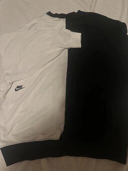 Nike mikina, černobílá – vel. XS, ale sedí spíš na L - 2