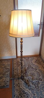 Retro stojací lampa ze 70. let – dřevěná, elegantní, plně fu - 2