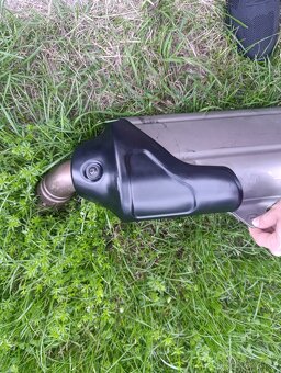 Výfuk V strom - 2