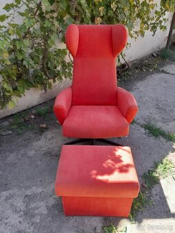 Retro křeslo ušák a taburet - 2