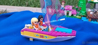 Lego Friends  Lesní kempingový mikrobus - 2