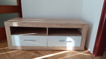 Stolek pod TV - 2