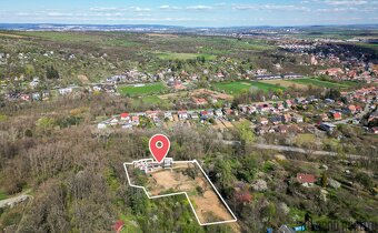 Prvorepubliková vila s  pozemkem 5 181 m² v Želešicích - 2