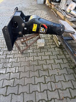 Hydraulické kladivo CAT H65Ds s deskou pro smyk. - 2