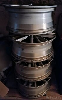 alu kola SUZUKI 17x6,5J  (rezervace ROKYCANY ) - 2