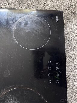 Prodám eletrickou varnou desku zn.Amica - 2