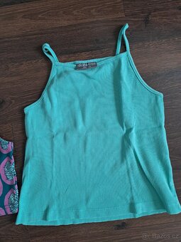 Dívčí trička vel.134/140 - 2