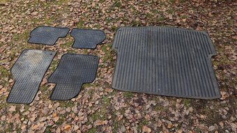 Octavia 2 kombi - koberečky,vana - 2