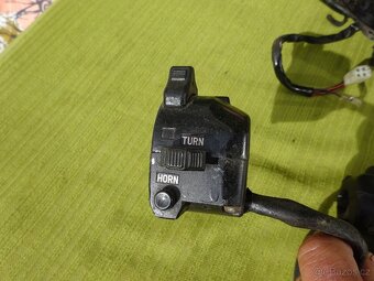 Yamaha RD - r.v.+- 1978 - přepínače, plyn - 2