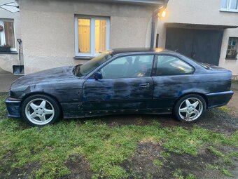 BMW E36 coupe 1.8is - 2