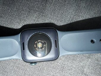 Apple Watch SE 2022, 40mm černé - 2