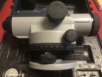 Optický nivelační přístroj GOL 26 D Professional - 2