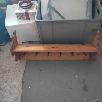 Kuchyňská polička - 2