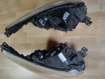 Ford Kuga -13-16. levé přední světlo - 2