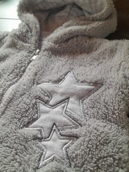 Zimní chlupatá bunda vel.62 - 2