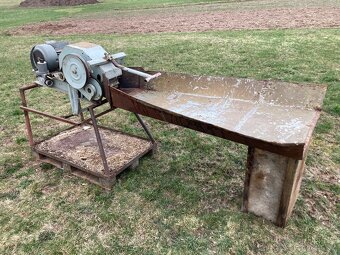 Štěpkovač, drtič větví - 2