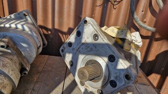 Čerpadla na hydrauliku jeřáb AD 16 - 2