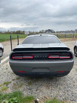 Dodge challenger 2017 3.6 automat navi - 2