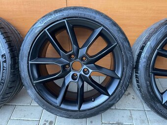 GEMINI SCHWARZ skoda Octavia RS 3 5x112 7,5x18 ET 51 - 2
