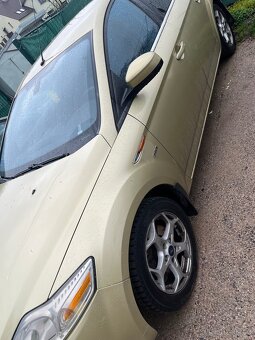 Ford Mondeo na opravu - 2