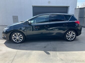 Toyota Auris 1.8 VVT-i HYBRID 1.MAJITEL KAMERA VYHŘ.SEDADLA - 2