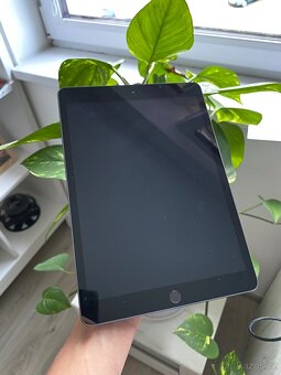 iPad 8th gen 32gb top stav - 2