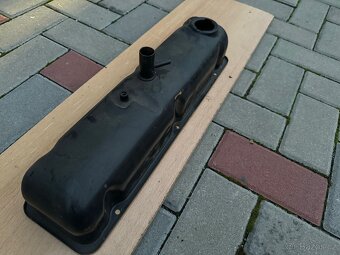 Volha Gaz 24, Gaz 2410, víko ventilů, nové original - 2