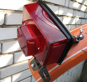 ČZ enduro - zadní světlo LUCAS - kompletní sestava - 2