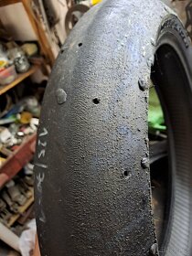 Pneumatiky krásné přední pneu Pirelli 125/70-17 - 2