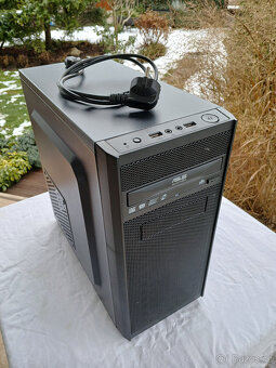 PC stolní - 2