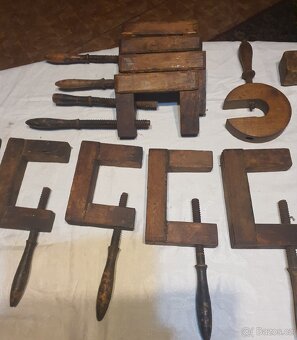 Staré dřevěné utahovaky - 2